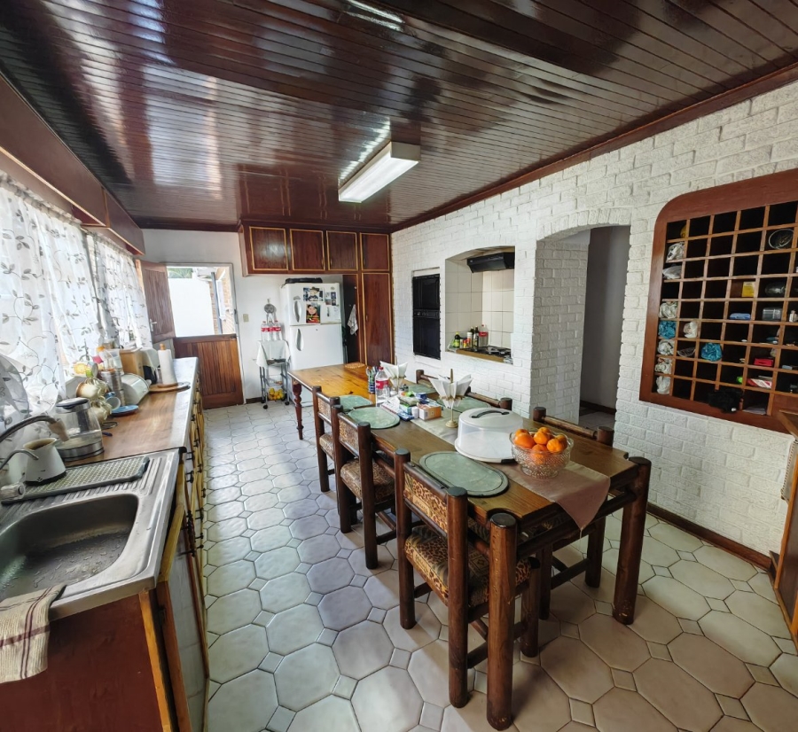 6 Bedroom Property for Sale in Heuwelsig Free State